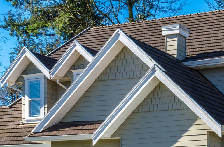 Residential roof replacement feature img